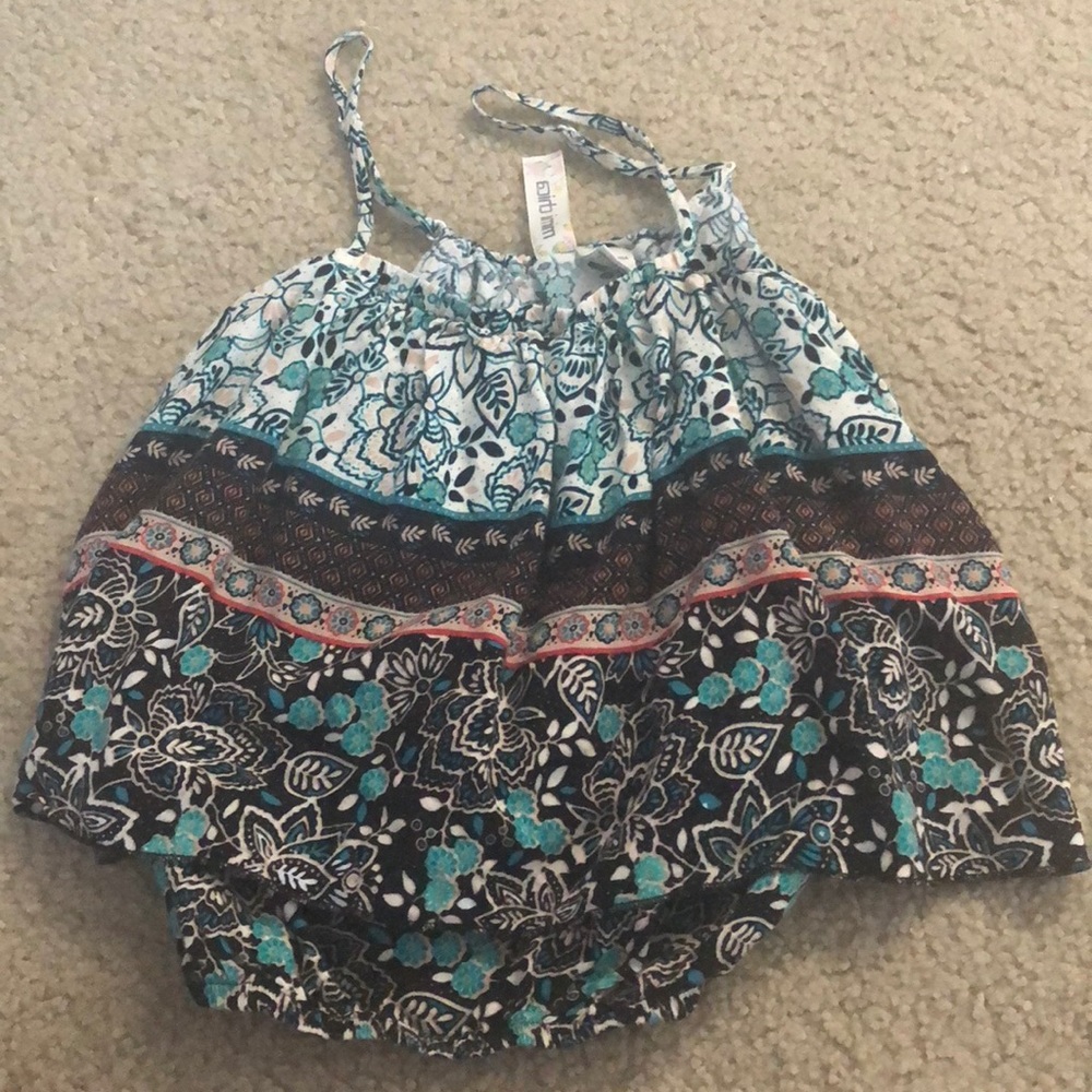 Cute summer crop top/ tank top size:small